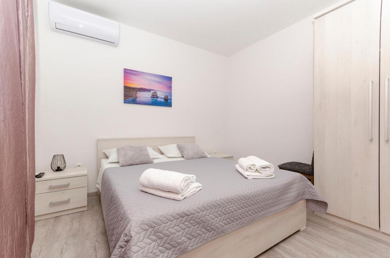 Apartments Silvana Supetar Dış mekan fotoğraf