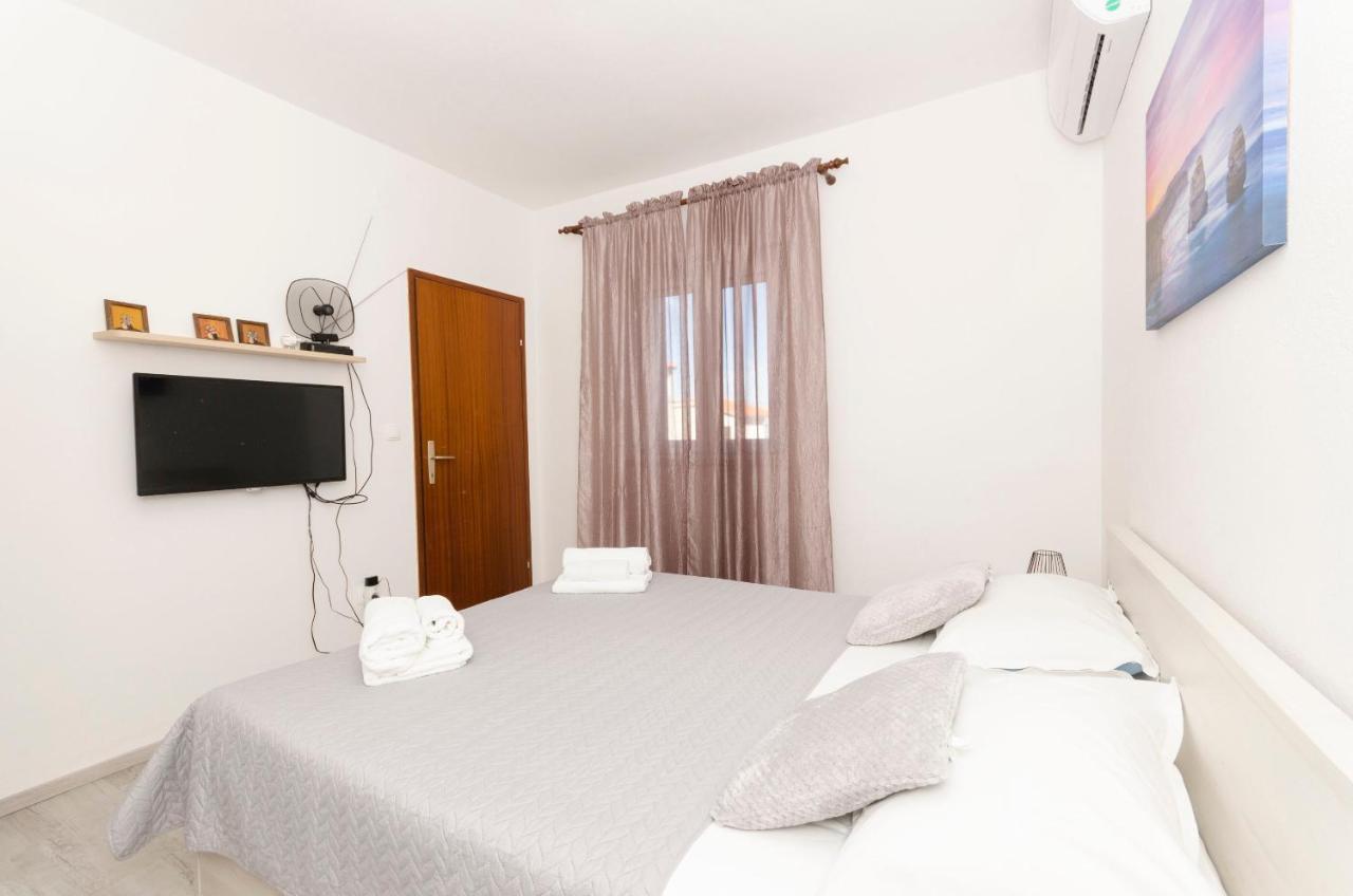 Apartments Silvana Supetar Dış mekan fotoğraf