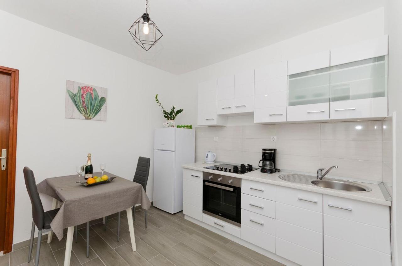 Apartments Silvana Supetar Dış mekan fotoğraf